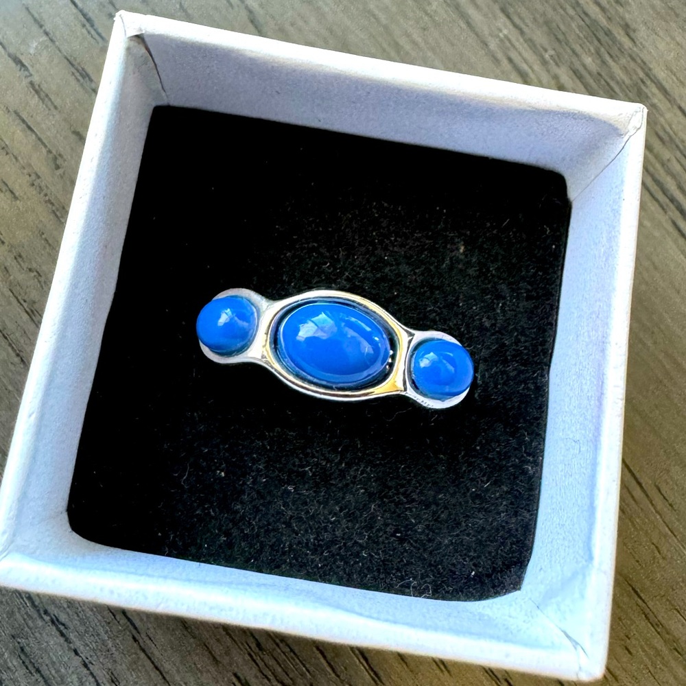 Lia Sophia Size 7 Blue Three Stone Silver Ring